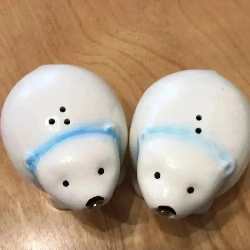 Vintage ceramic polar bear salt and pepper shakers